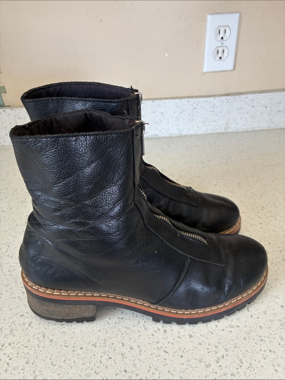 Combat  boots